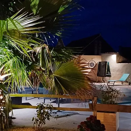 Maison Confortable A Avec Piscine Privee Feriehus Saint-Germain-du-Pert