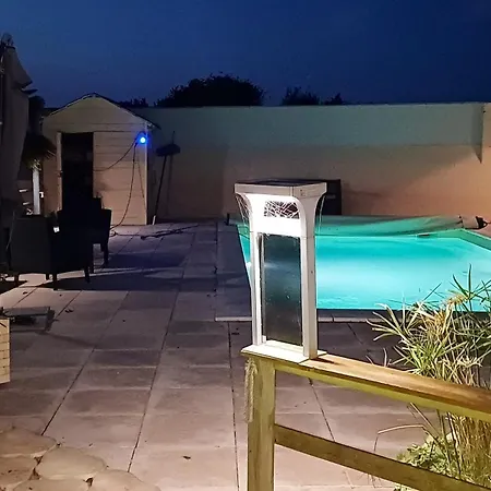 Prázdninový dům Maison Confortable A Avec Piscine Privee