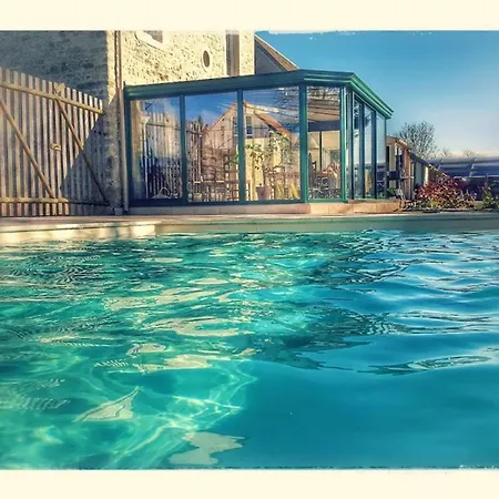 Maison Confortable A Avec Piscine Privee Feriehus