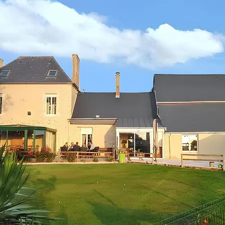 Prázdninový dům Maison Confortable A Avec Piscine Privee *