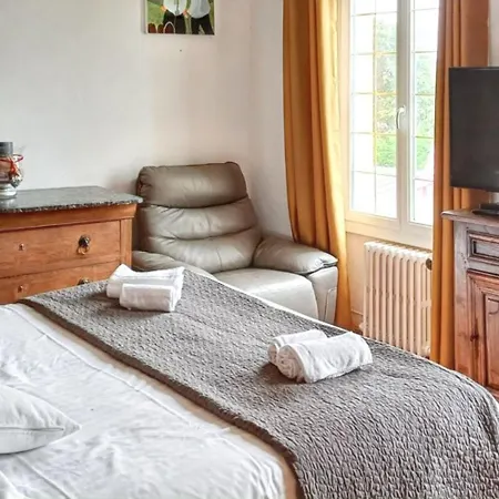 Prázdninový dům Maison Confortable A Avec Piscine Privee Saint-Germain-du-Pert