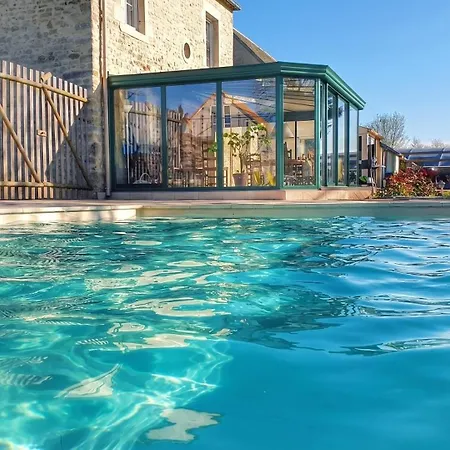 Prázdninový dům Maison Confortable A Avec Piscine Privee *