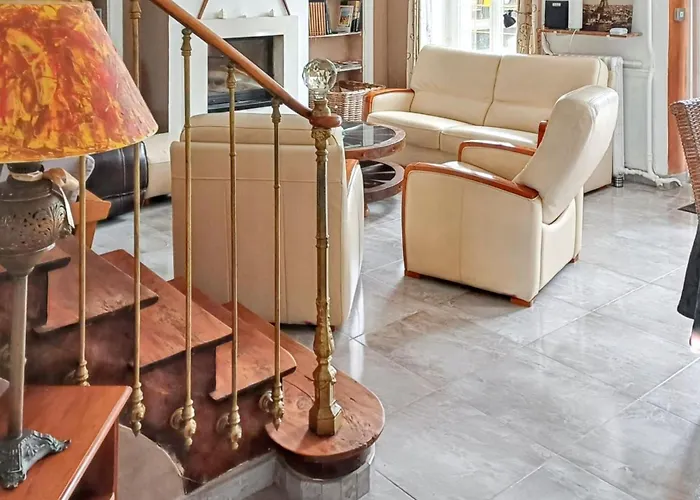 Semesterbostad Maison Confortable A Avec Piscine Privee *