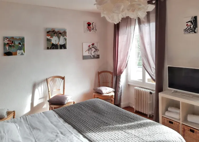 Maison Confortable A Avec Piscine Privee Saint-Germain-du-Pert