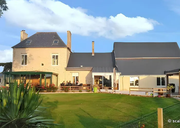 Semesterbostad Maison Confortable A Avec Piscine Privee *